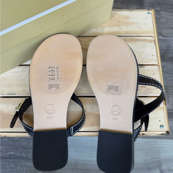 Michael Kors - Ashton Flats Thong; size 9.5 - Picture 5 of 9